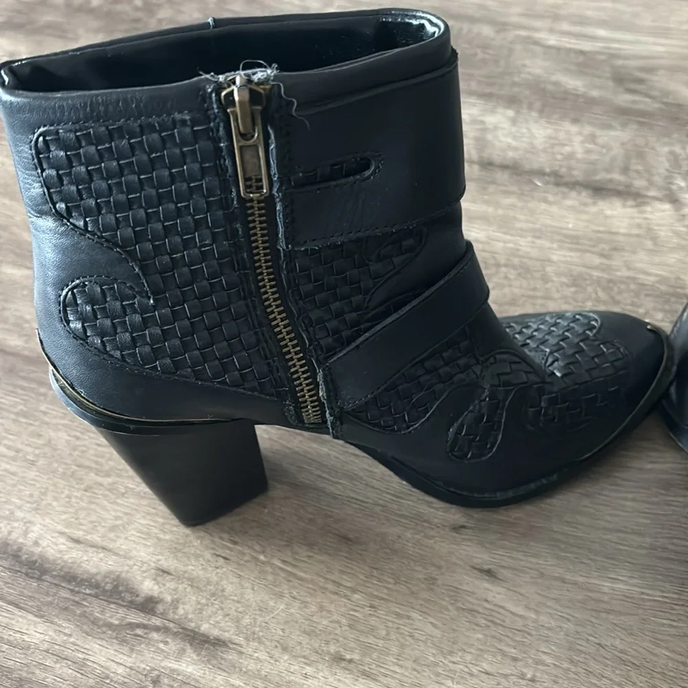 Kensie black western